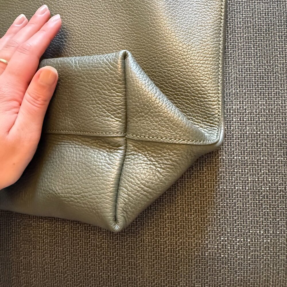 NWOT Cuyana Tall Easy Tote Dark Olive - Picture 11 of 13